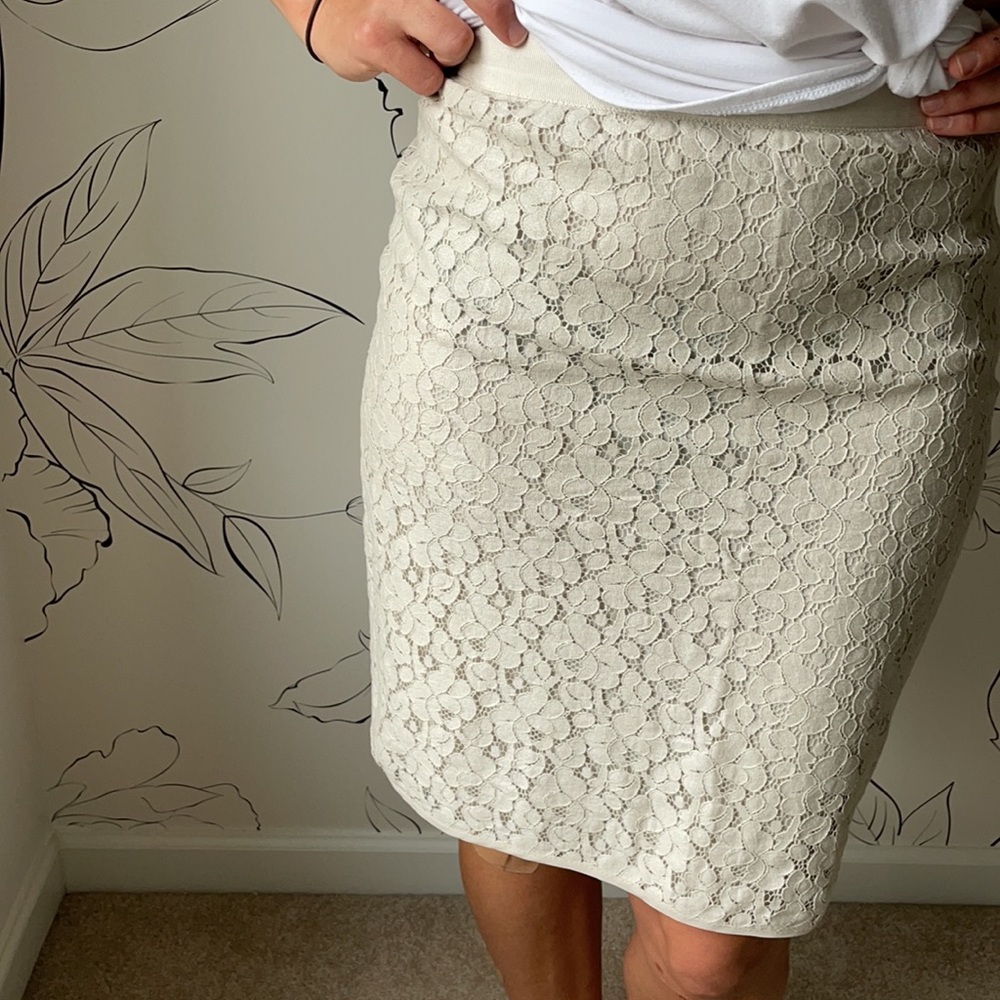 Tan lace pencil skirt - Picture 5 of 5